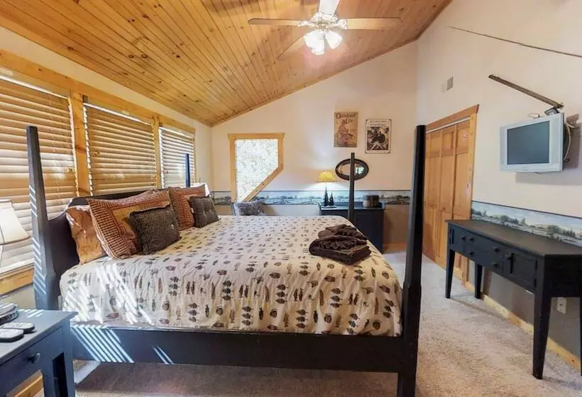 Smoky Mountain Lodge