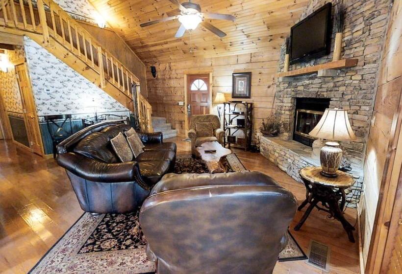 Smoky Mountain Lodge