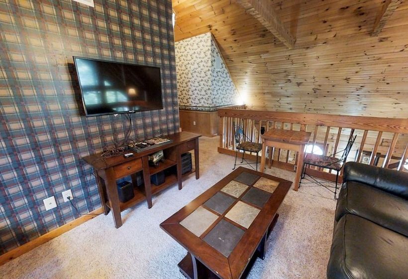 Smoky Mountain Lodge