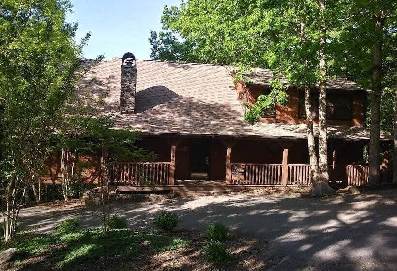 Smoky Mountain Lodge