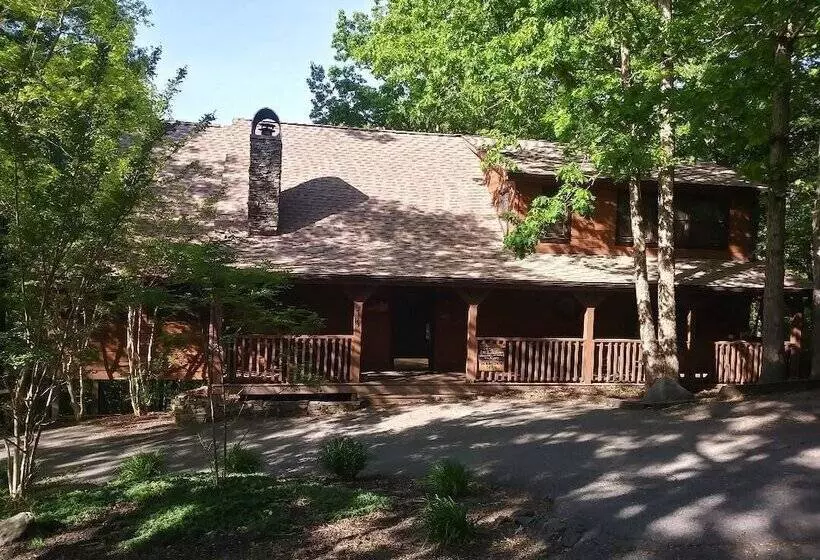 Smoky Mountain Lodge