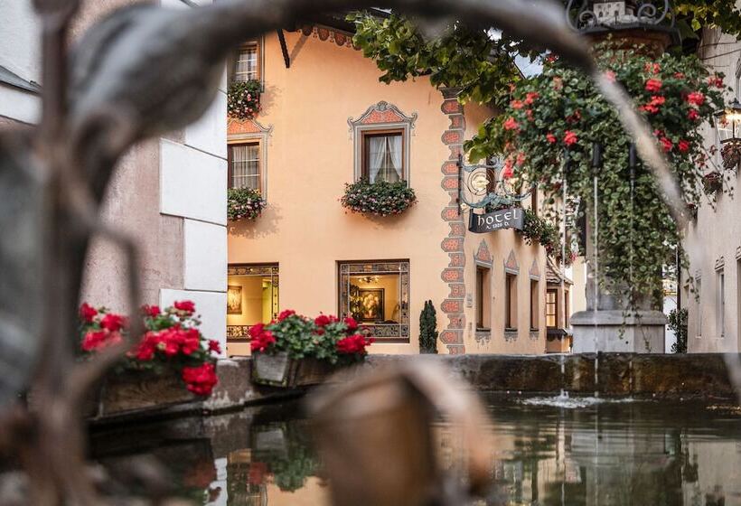 تختخواب و صبحانه Cavallino D Oro