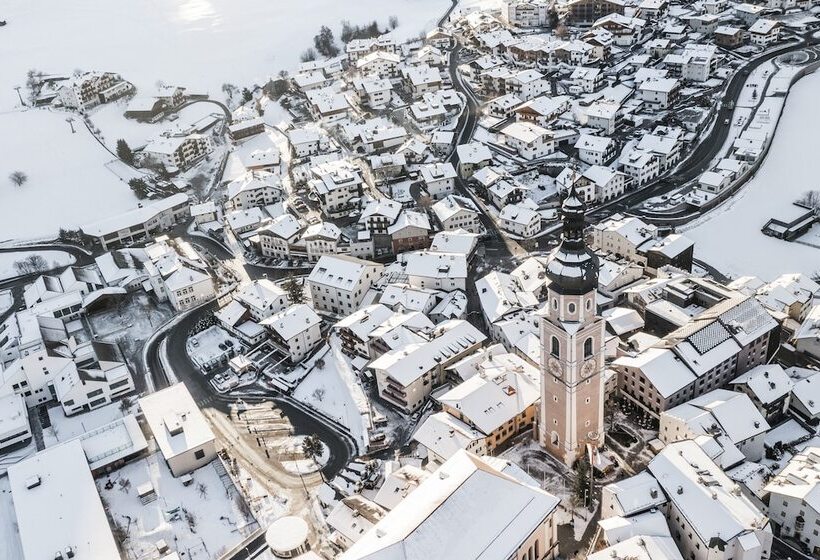 تختخواب و صبحانه Cavallino D Oro