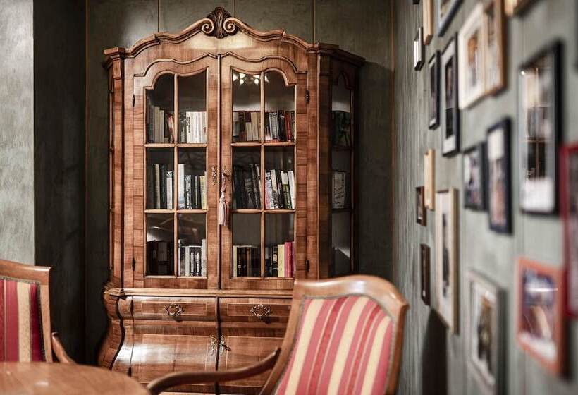 تختخواب و صبحانه Cavallino D Oro