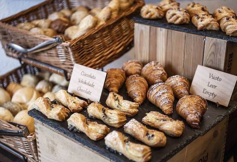 تختخواب و صبحانه Cavallino D Oro