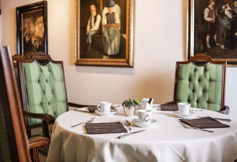 تختخواب و صبحانه Cavallino D Oro