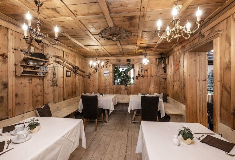 تختخواب و صبحانه Cavallino D Oro