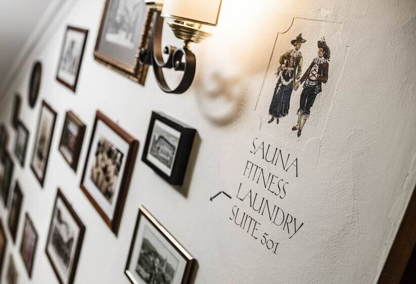 تختخواب و صبحانه Cavallino D Oro