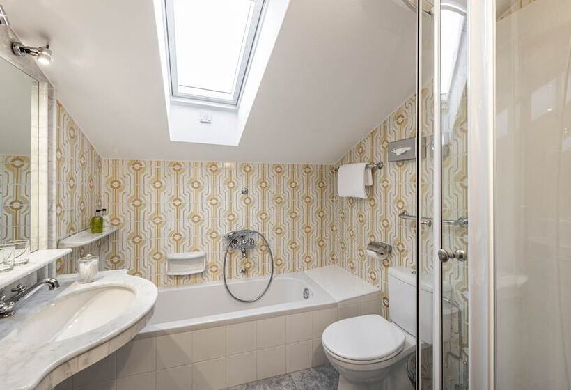 تختخواب و صبحانه Cavallino D Oro