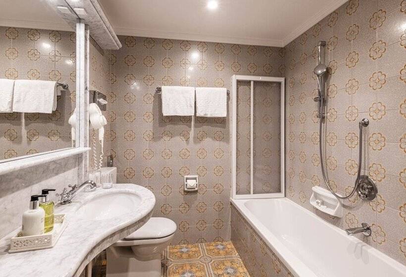 تختخواب و صبحانه Cavallino D Oro