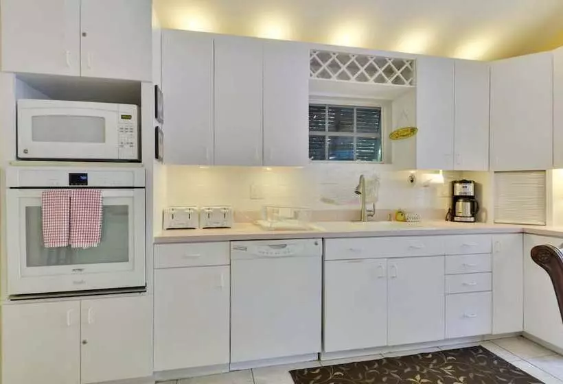 Casa Grande By Avantstay Dt Key West Near South Beach W/ Pool