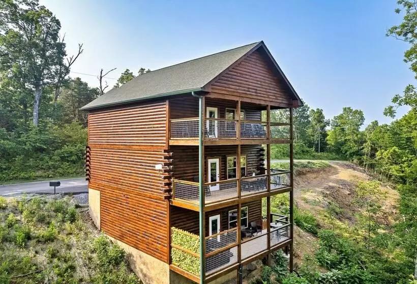 Eagle Splash Vista| Pool Projector, Pet Friendly, Game Room