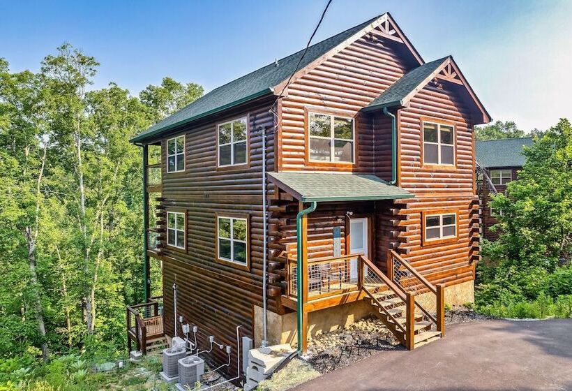 Eagle Splash Vista| Pool Projector, Pet Friendly, Game Room