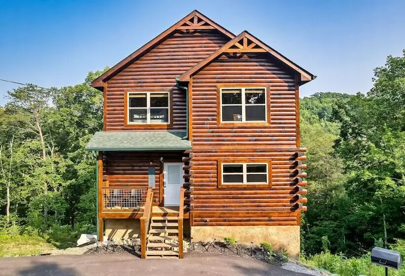 Eagle Splash Vista| Pool Projector, Pet Friendly, Game Room