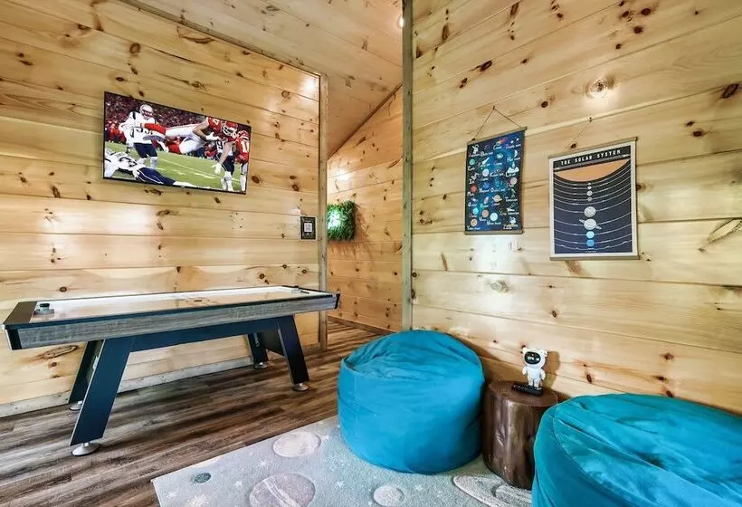 Eagle Splash Vista| Pool Projector, Pet Friendly, Game Room