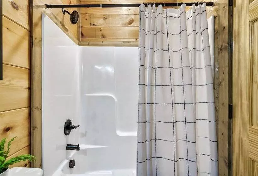 Eagle Splash Vista| Pool Projector, Pet Friendly, Game Room