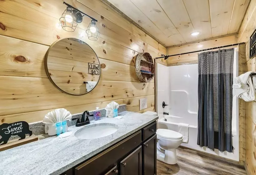 Eagle Splash Vista| Pool Projector, Pet Friendly, Game Room