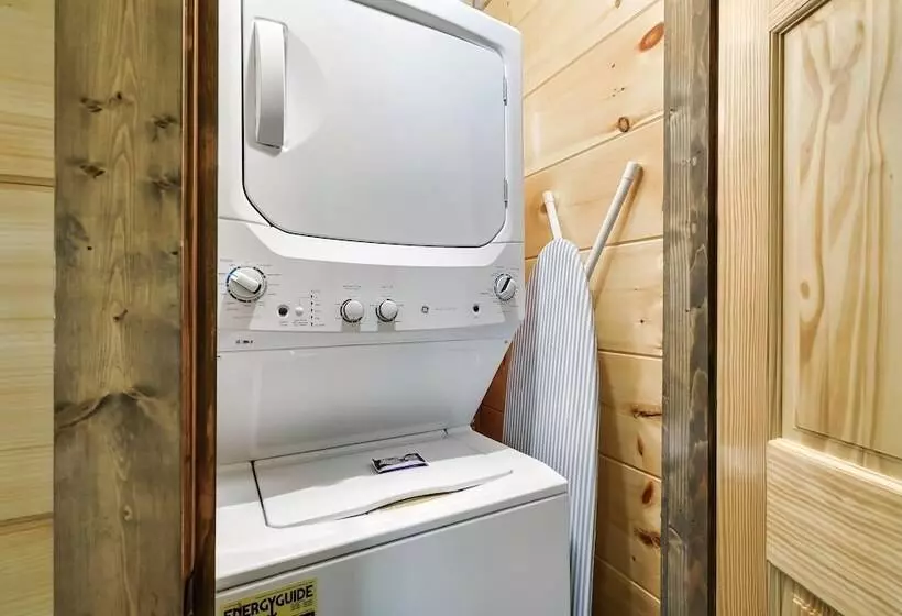 Eagle Splash Vista| Pool Projector, Pet Friendly, Game Room