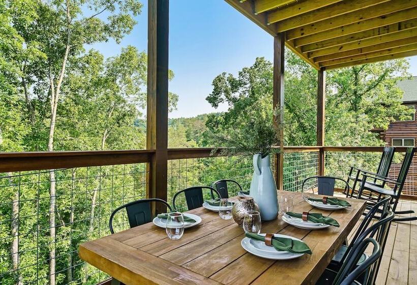 Eagle Splash Vista| Pool Projector, Pet Friendly, Game Room