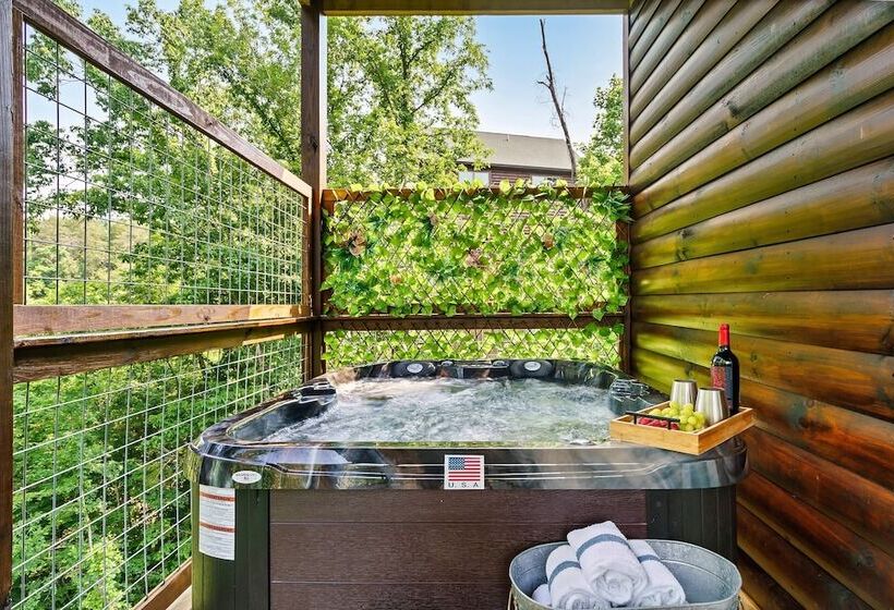Eagle Splash Vista| Pool Projector, Pet Friendly, Game Room