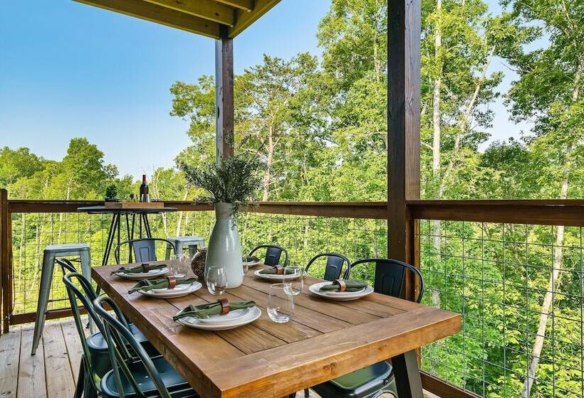 Eagle Splash Vista| Pool Projector, Pet Friendly, Game Room