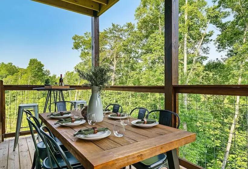 Eagle Splash Vista| Pool Projector, Pet Friendly, Game Room