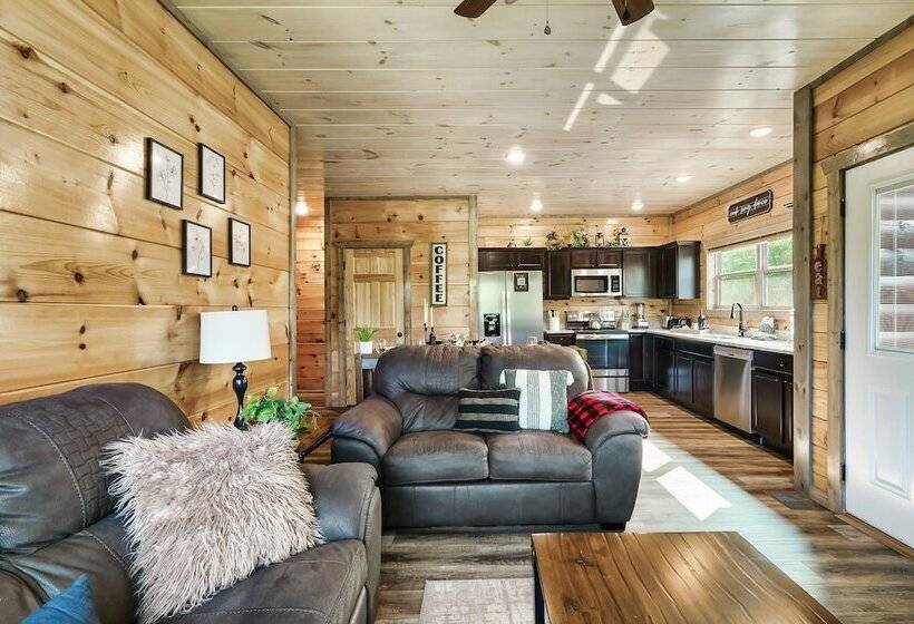 Eagle Splash Vista| Pool Projector, Pet Friendly, Game Room