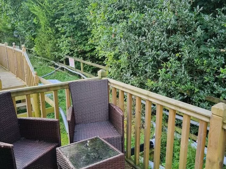 Glamping Hut   Riverview 5