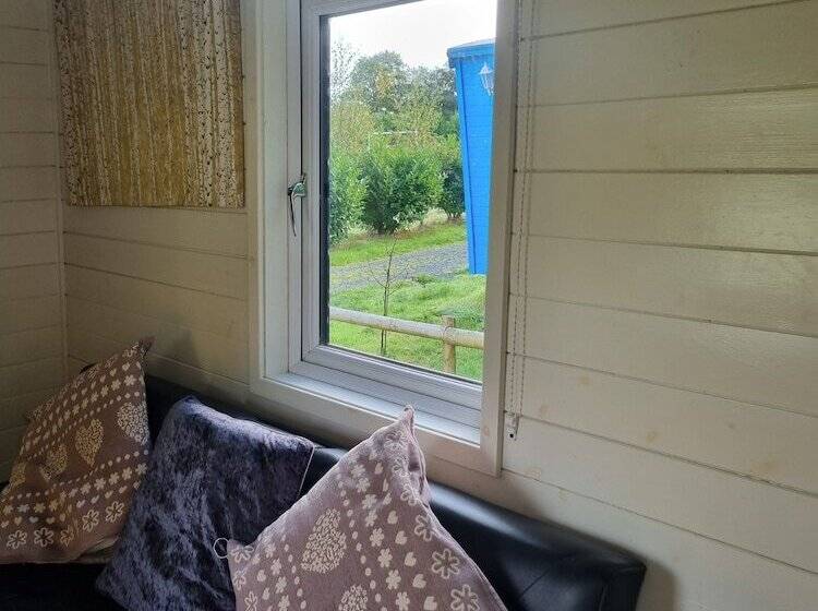 Glamping Hut   Riverview 5