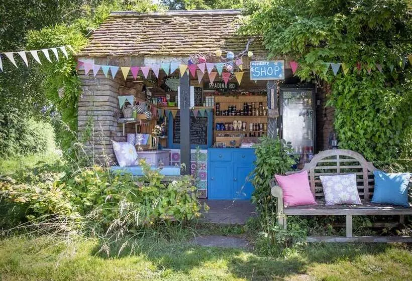 Hotelli 8 Bed Lotus Belle Mahal Tent In The Wye Valley