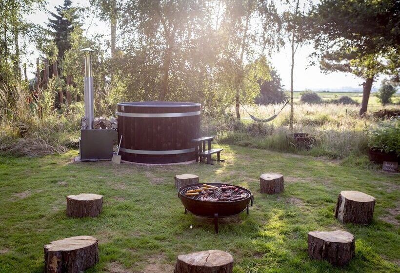 酒店 8 Bed Lotus Belle Mahal Tent In The Wye Valley