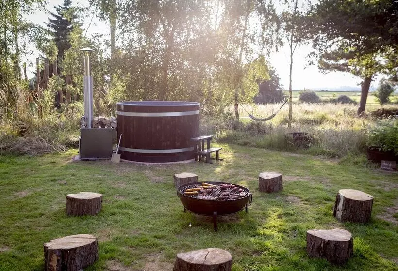 Hotelli 8 Bed Lotus Belle Mahal Tent In The Wye Valley