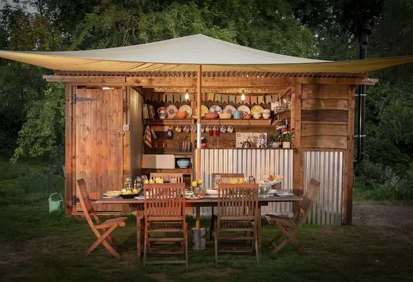 Hotelli 8 Bed Lotus Belle Mahal Tent In The Wye Valley