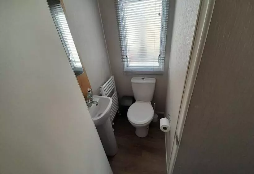 Hotelli Beautiful 3 Bed Caravan In Walton On The Naze