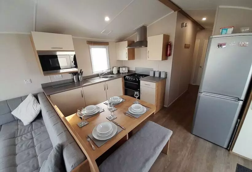 Hotelli Beautiful 3 Bed Caravan In Walton On The Naze
