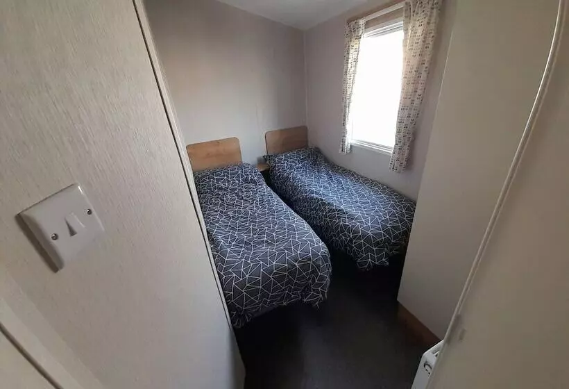 Hotelli Beautiful 3 Bed Caravan In Walton On The Naze