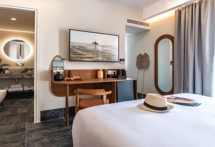 Отель Brown Seaside Loutraki