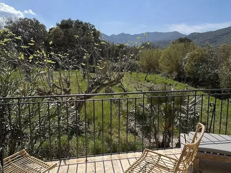 Hotelli Domaine Du Reginu