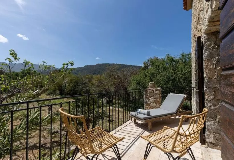 Hotelli Domaine Du Reginu