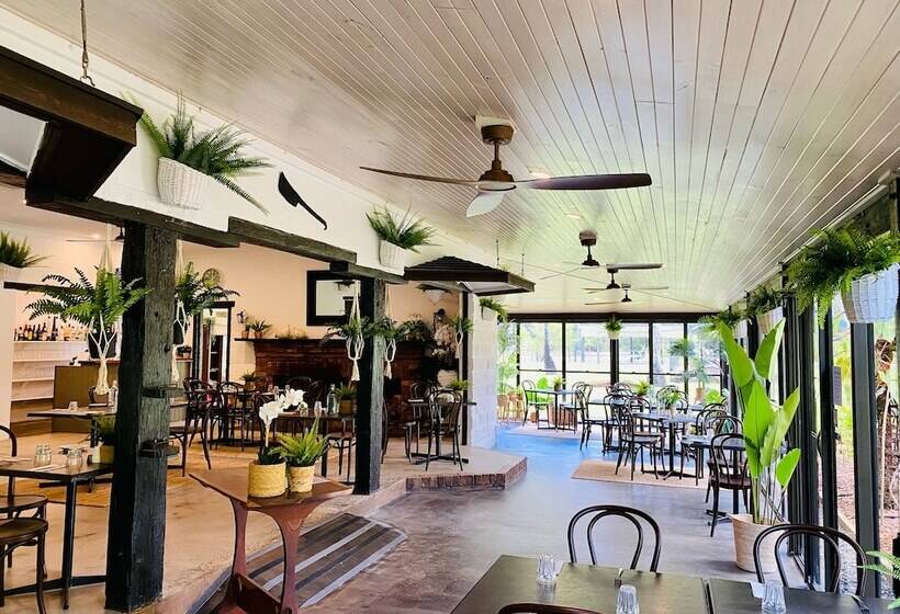 בית מלון כפרי Ferns Hideaway Resort