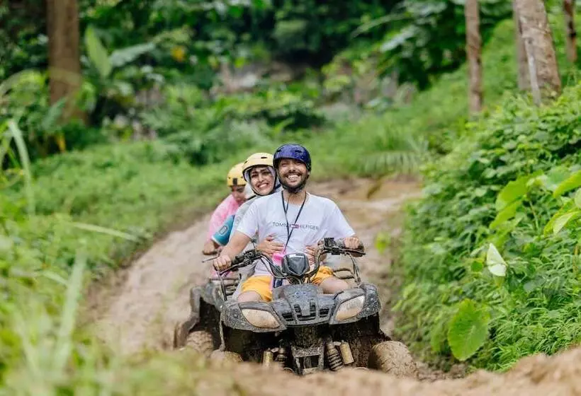 Hotelli Ingthara Resort