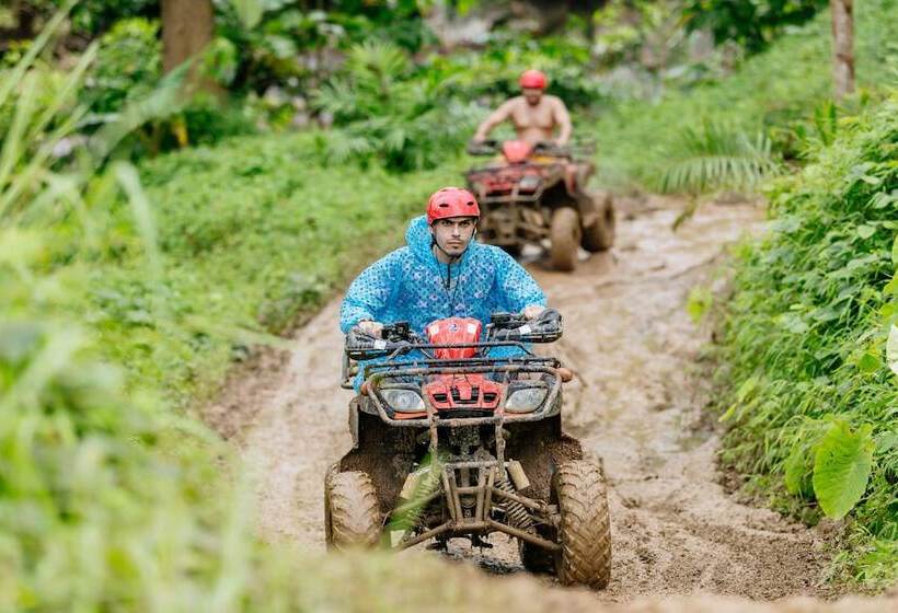 Hotelli Ingthara Resort