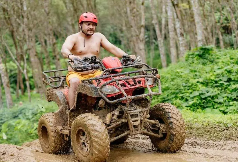 Hotelli Ingthara Resort