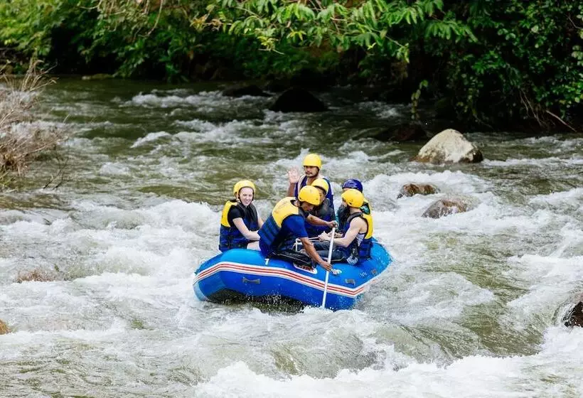 Hotelli Ingthara Resort