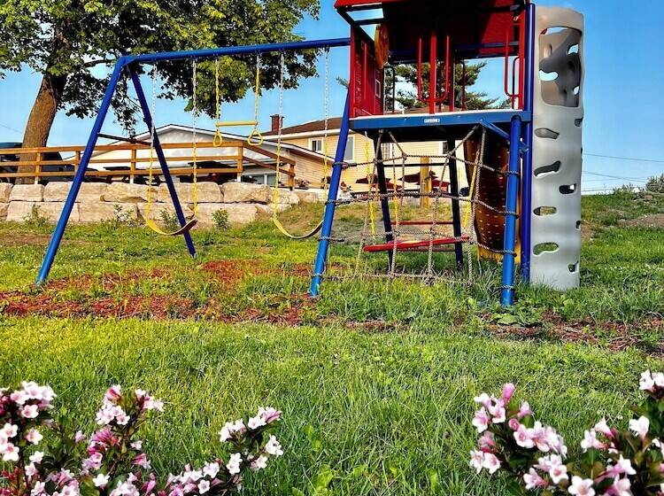 فندق Riverdale Resort