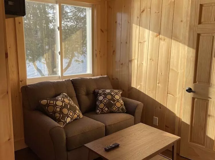 Hotelli Riverdale Resort