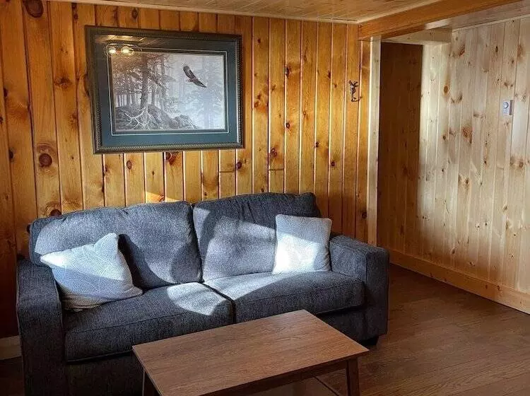 Hotelli Riverdale Resort