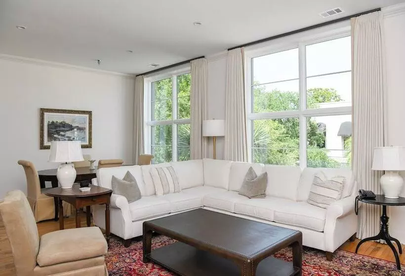 Hotelli The Kress Brunswick