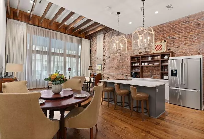 Hotelli The Kress Brunswick