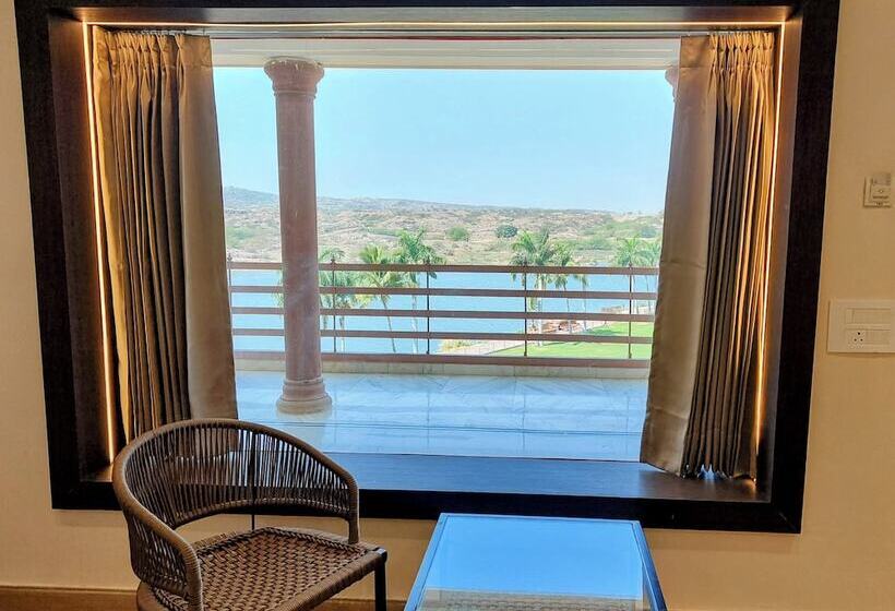 Lake View Hotel And Resort